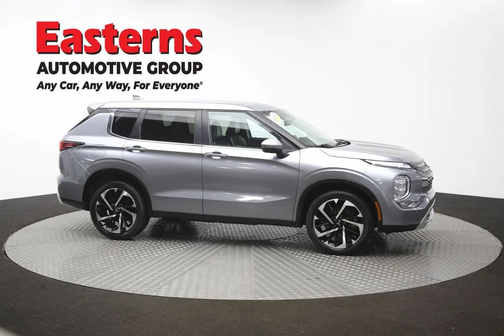 Used 2024 Gray Mitsubishi SE image 45