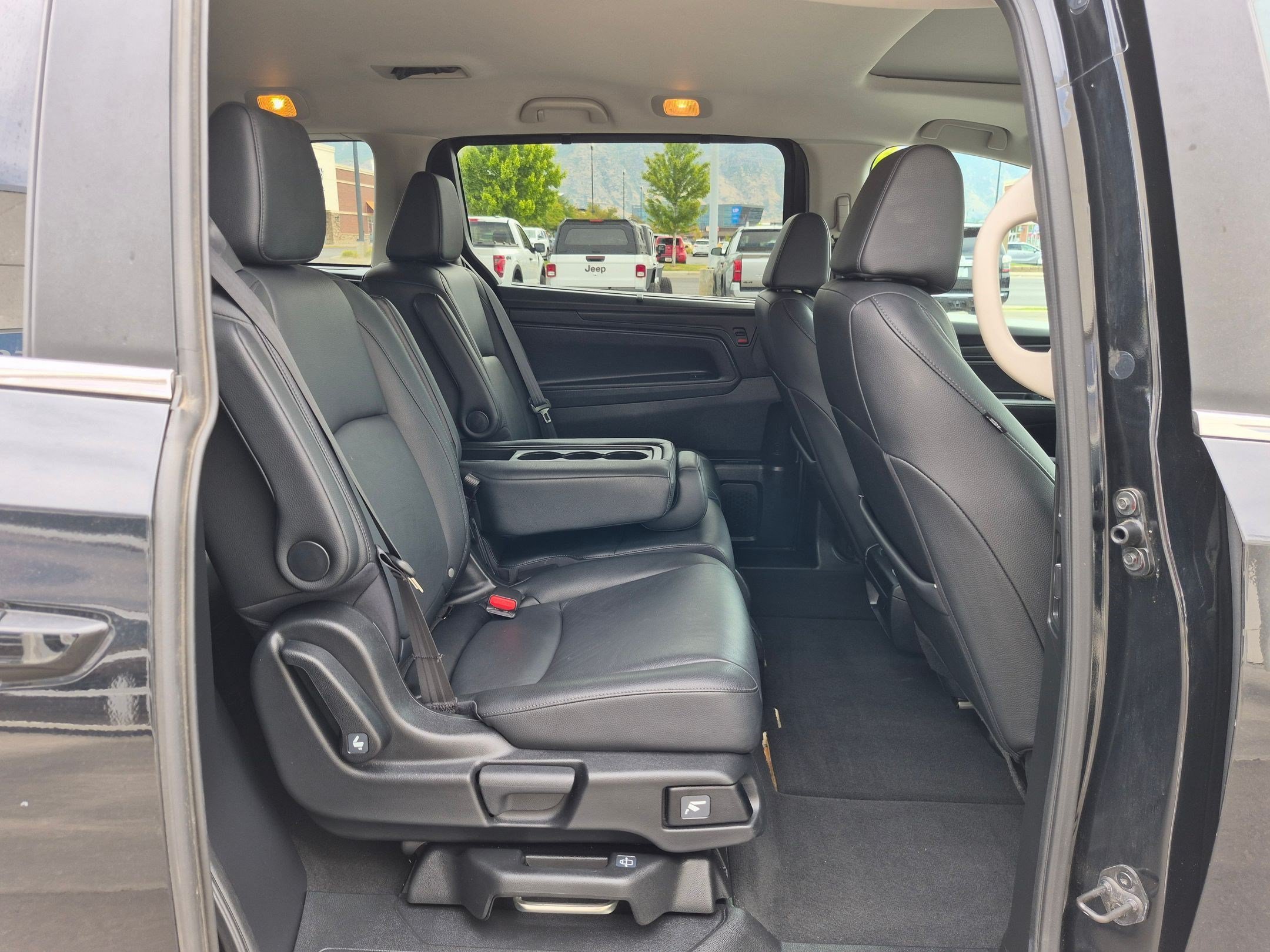 Used 2025 Black Honda EX-L image 31