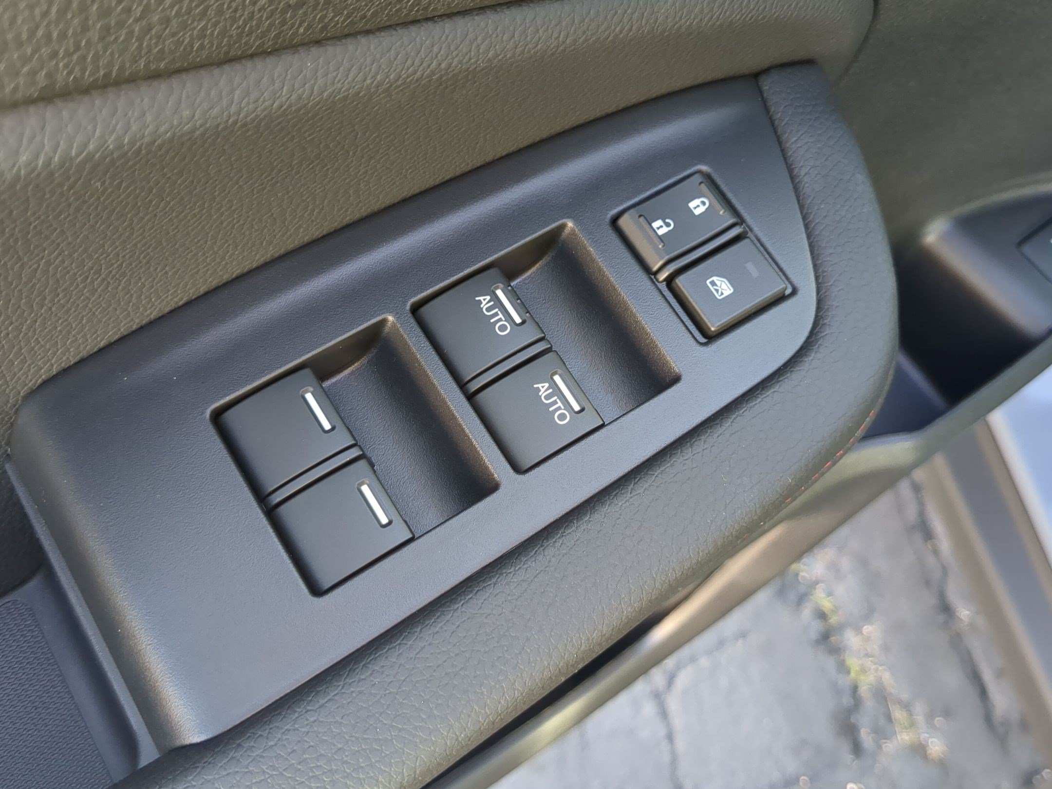 New 2026 Sonic Gray Pearl Honda Black Edition image 11