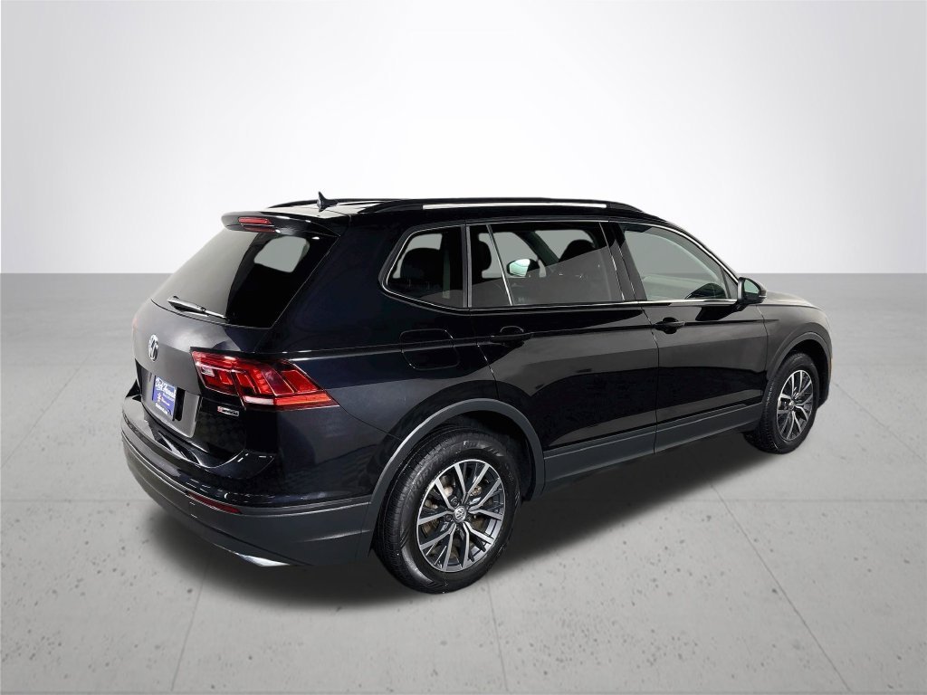 Used 2019 Deep Black Volkswagen 2.0T SE image 6