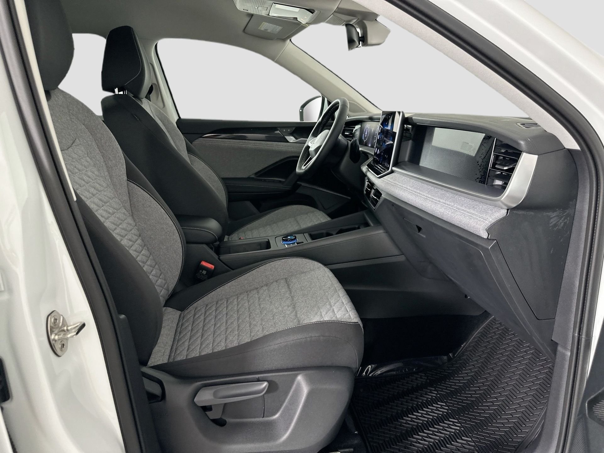 2025 Volkswagen Tiguan S - Photo 22