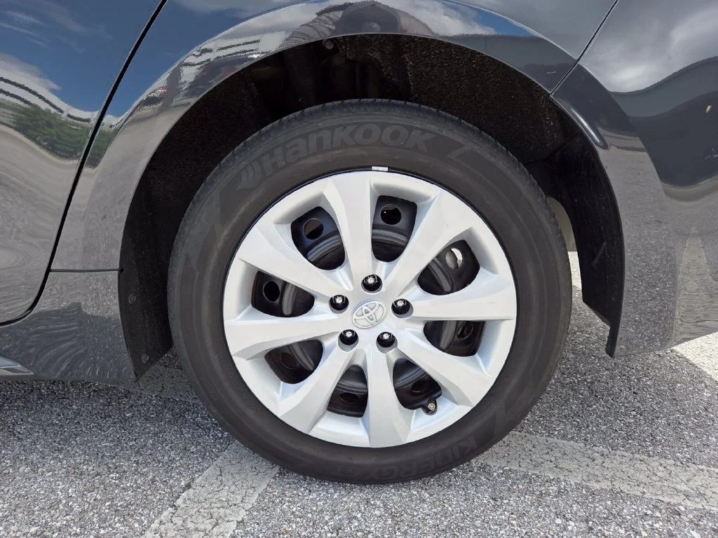 Used 2024  Toyota LE image 19