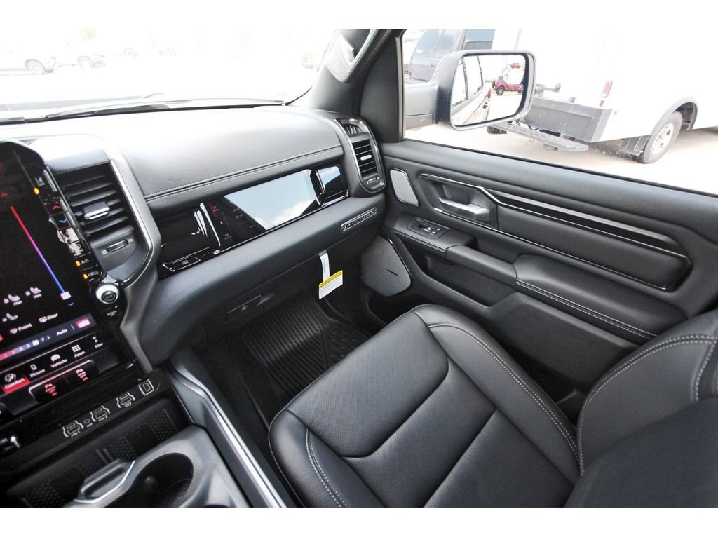 New 2026 Diamond Black Crystal Pearl-Coat Exterior Paint RAM Rebel image 9
