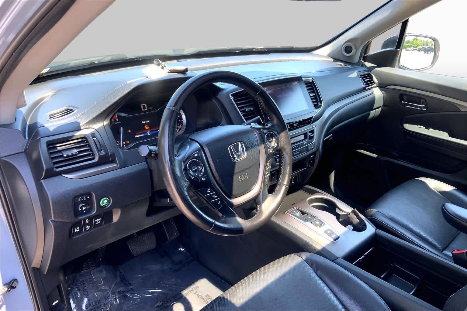 Certified Used 2023 Sonic Gray Pearl Honda RTL image 18