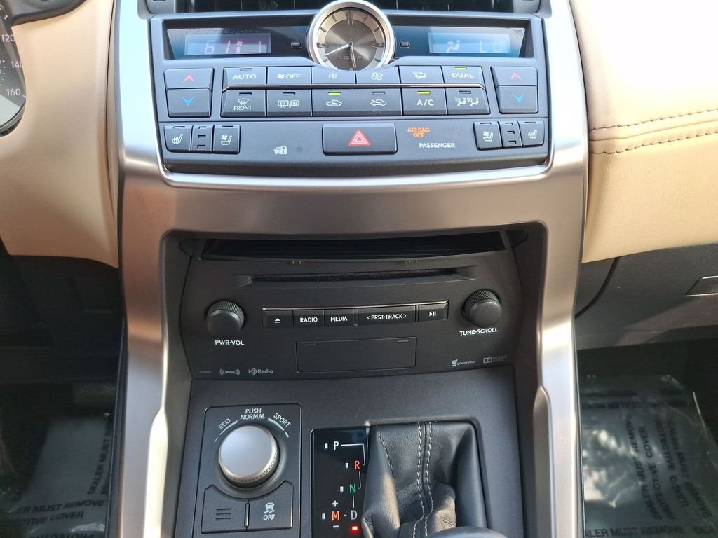 Used 2017 White Lexus 200t image 17