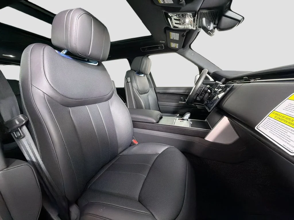 New 2026 Santorini Black Land Rover SE LWB 7-Seats / V8 image 30