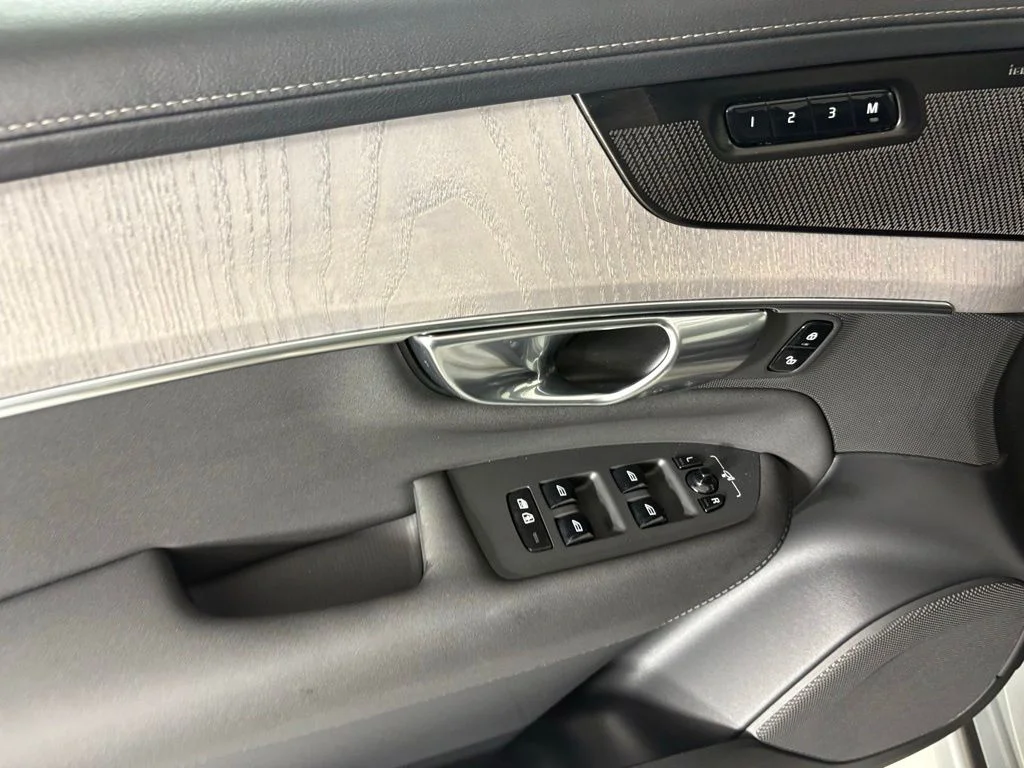 New 2026 Vapour Grey Volvo Ultra image 19