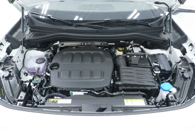 New 2026 Pure White Volkswagen 2.0T SE image 33