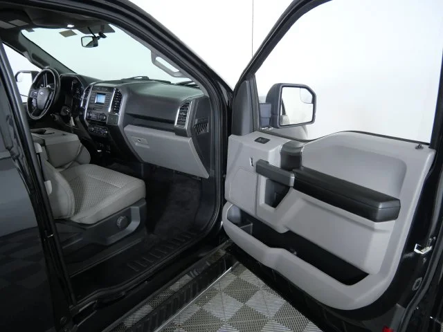 Used 2015 Black Ford XLT image 11