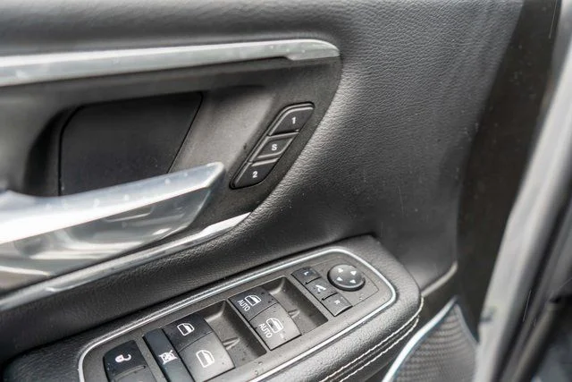 Used 2022 Silver Ram Laramie image 18