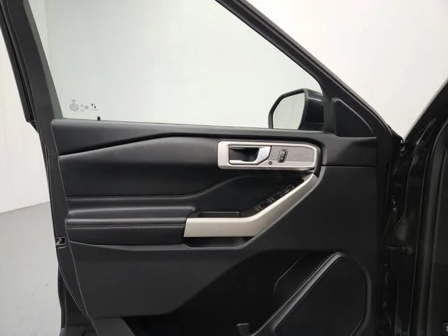 Used 2021 Agate Black Metallic Ford Limited image 30