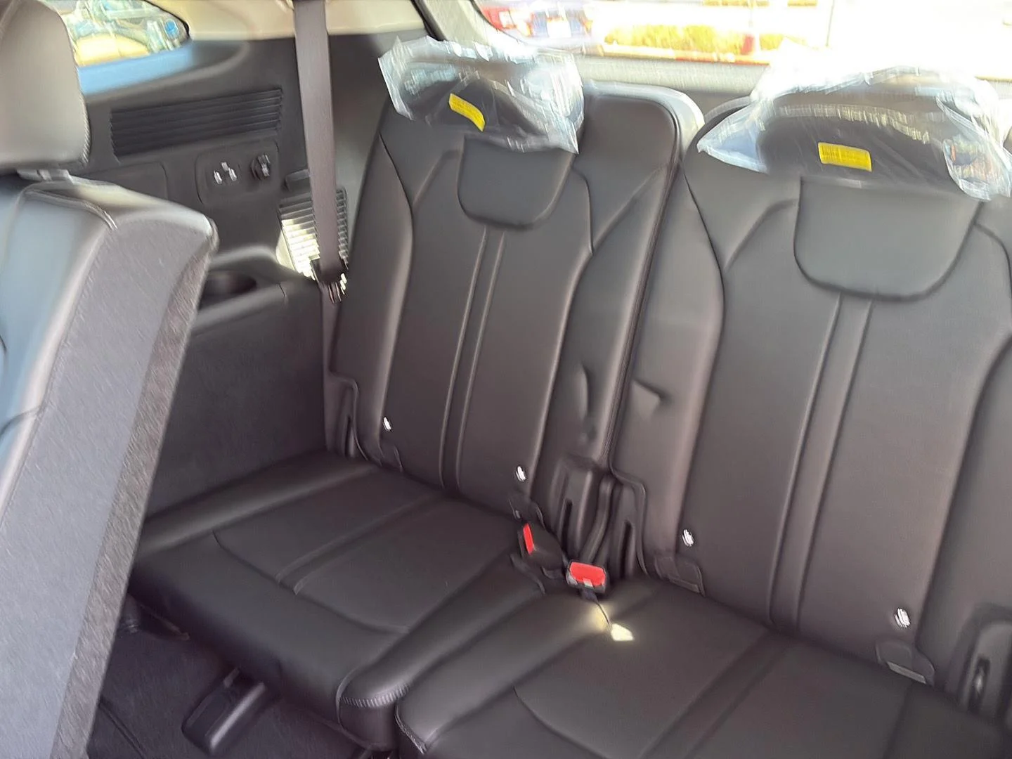 2026 Kia Sorento EX - Photo 11
