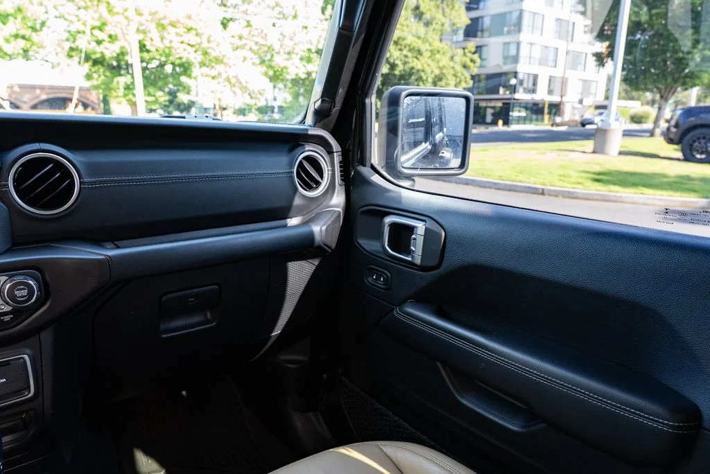 Used 2018 Black Jeep Unlimited Sahara image 11
