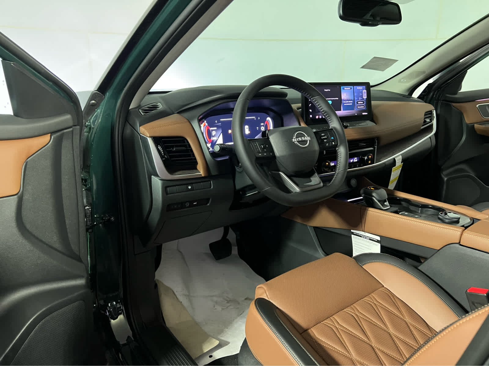 New 2026 Obsidian Green Pearl Nissan Platinum image 14