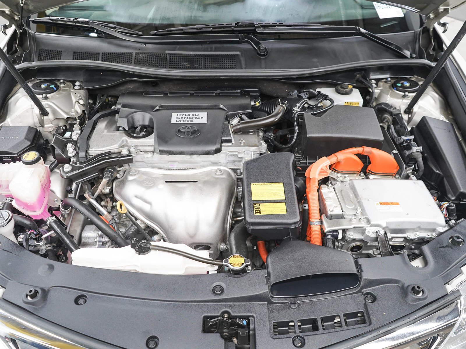 Used 2014 Creme Brulee Mica Toyota 4dr Sdn XLE (Natl) *Ltd Avail* image 29