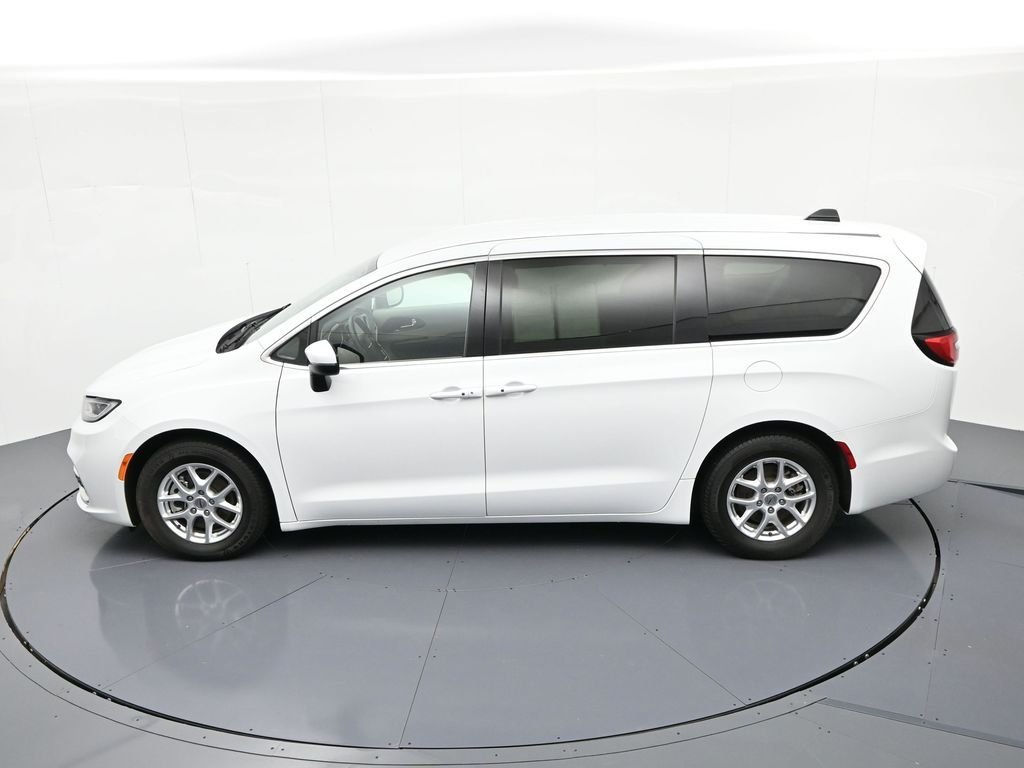 2023 Chrysler Pacifica Touring L - Photo 31