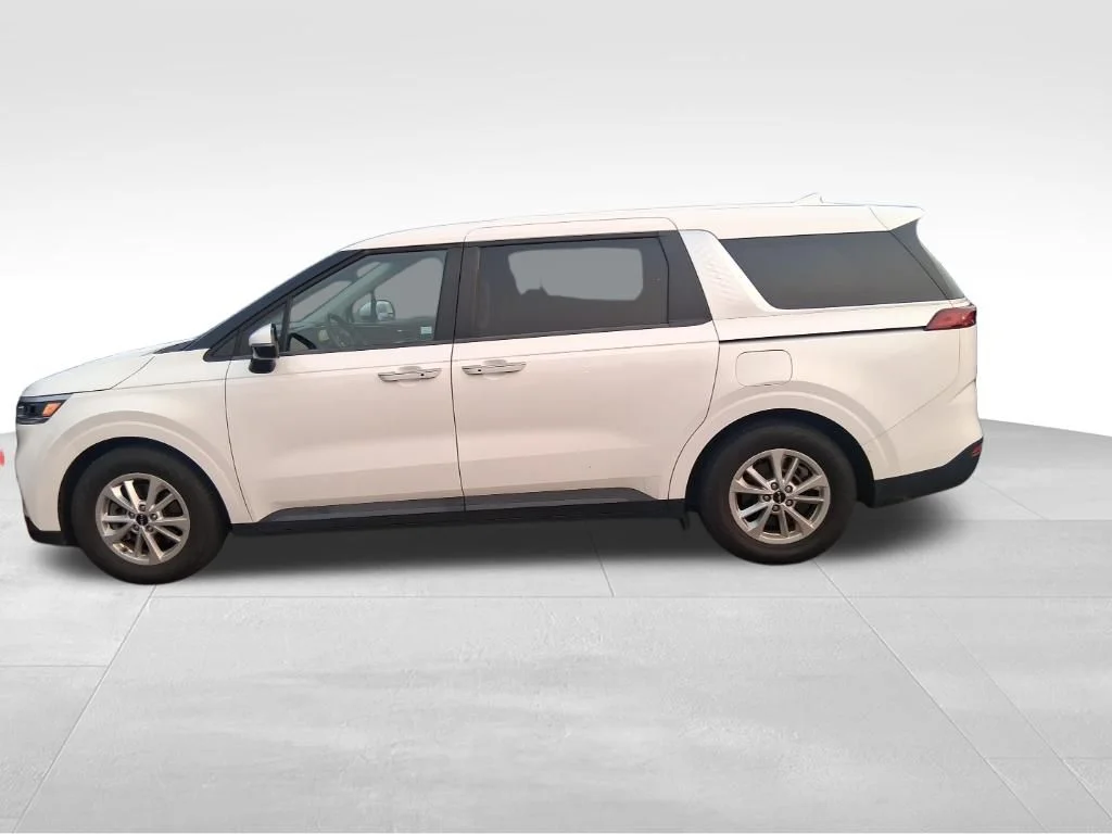 Used 2022 White Kia LXS image 8
