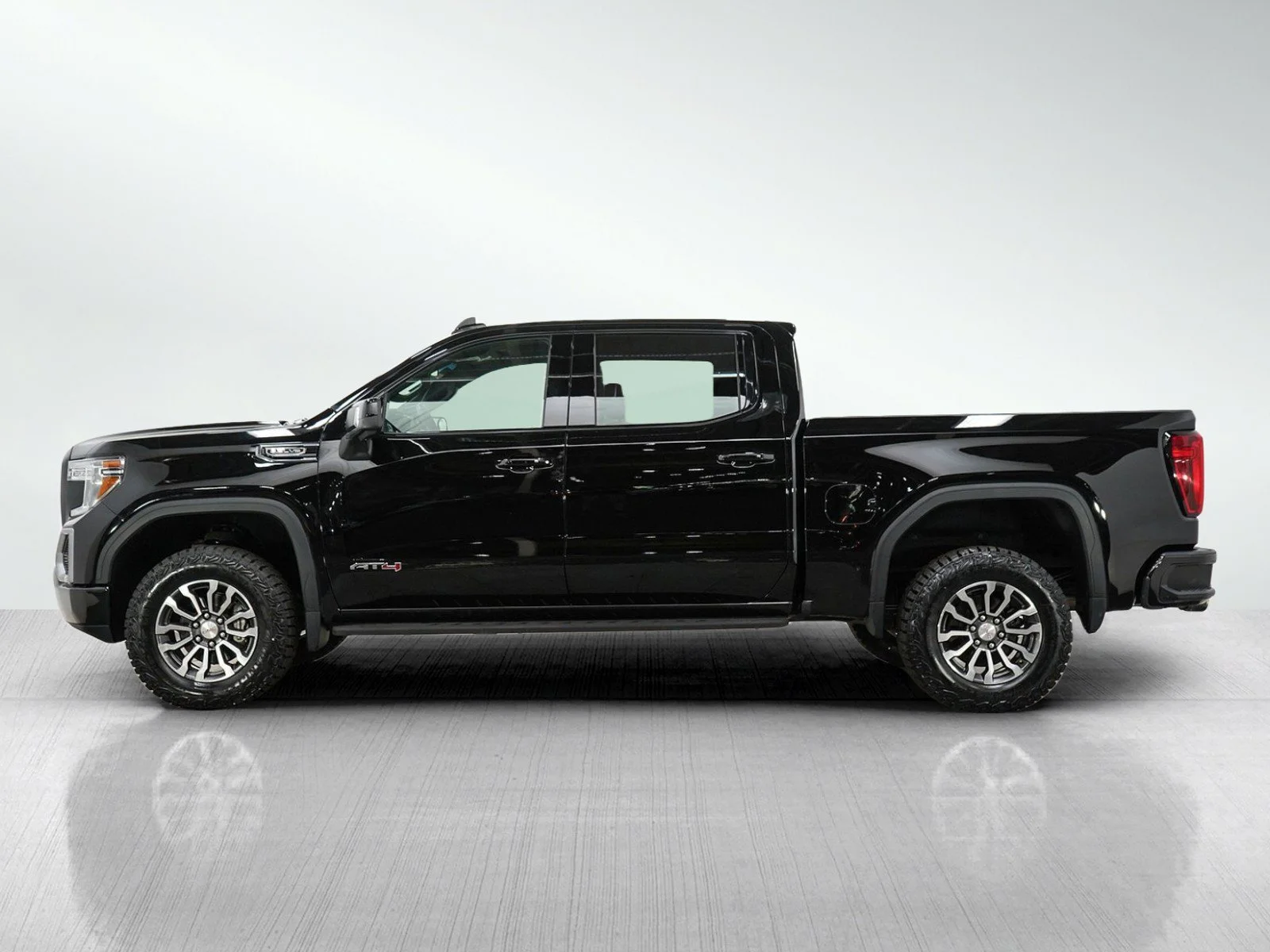 Used 2021 GMC Sierra 1500 AT4 with VIN 1GTP9EEL0MZ361041 for sale in Roseville, Minnesota