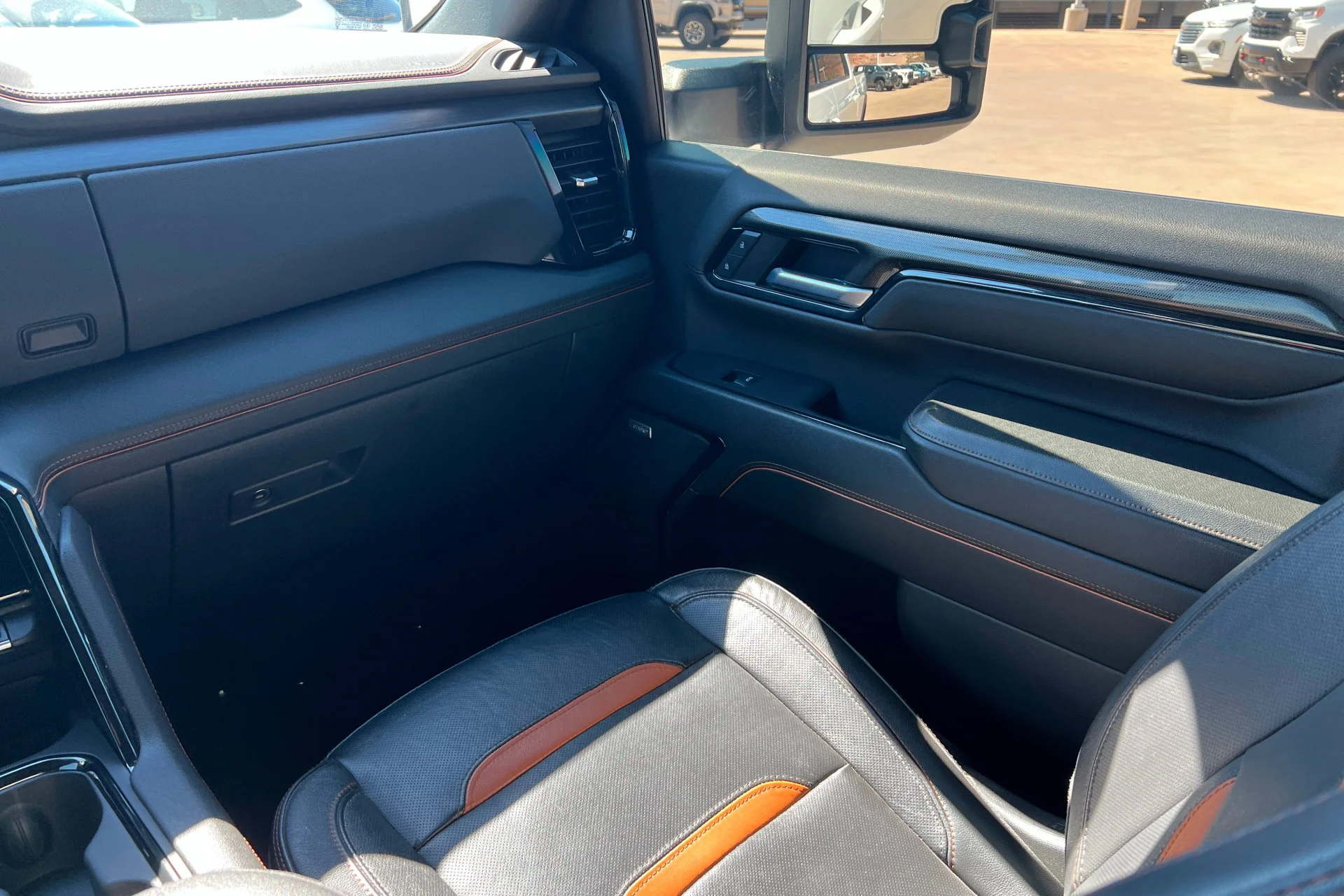 Used 2024 Summit White GMC AT4 image 10