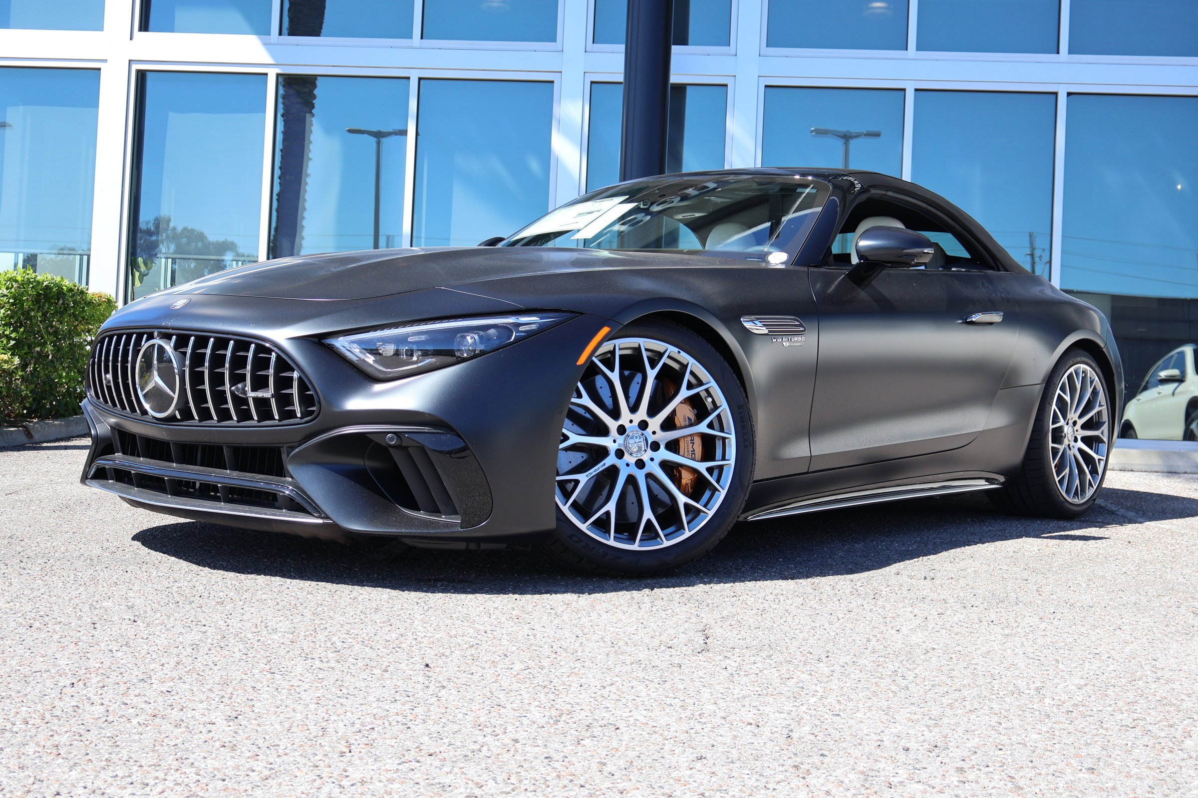 New 2026 MANUFAKTUR Night Black Magno Mercedes-Benz AMG® SL 63 S E Performance image 2