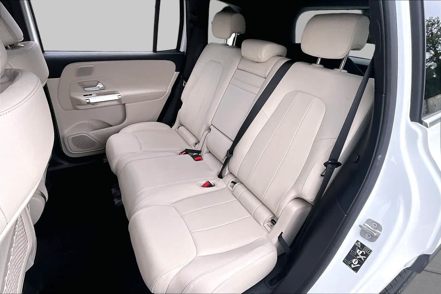 Certified Used 2025 Polar White Mercedes-Benz GLB 250 image 21