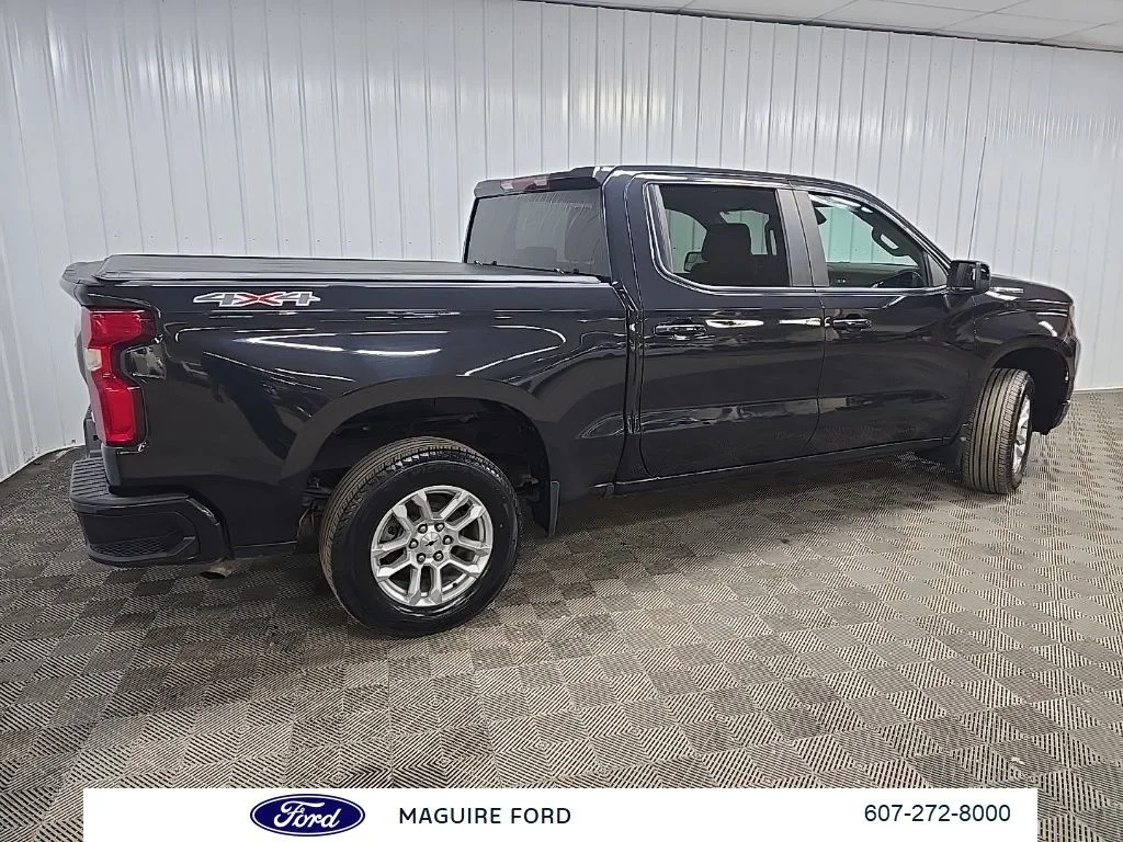 Used 2023 Gray Chevrolet RST image 3