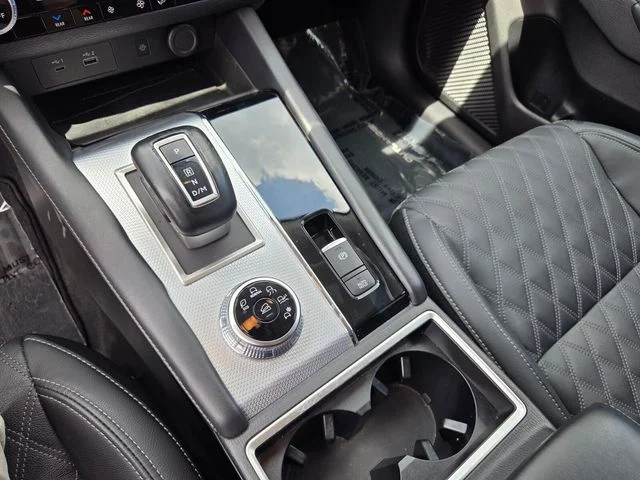 Certified Used 2024 White Mitsubishi  image 25