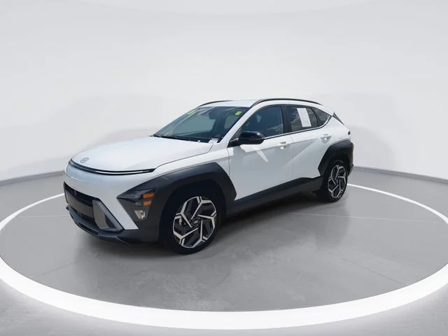 Used 2026 White Hyundai SEL Premium image 4