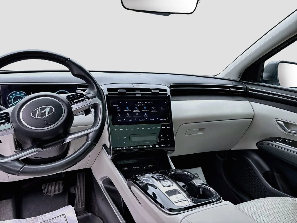 Used 2022 Quartz Hyundai Limited image 25
