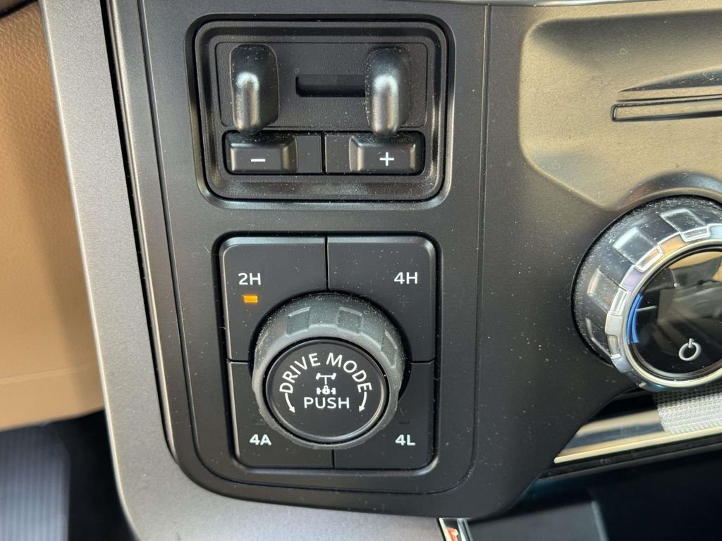 Used 2021 Blue Ford Lariat image 8