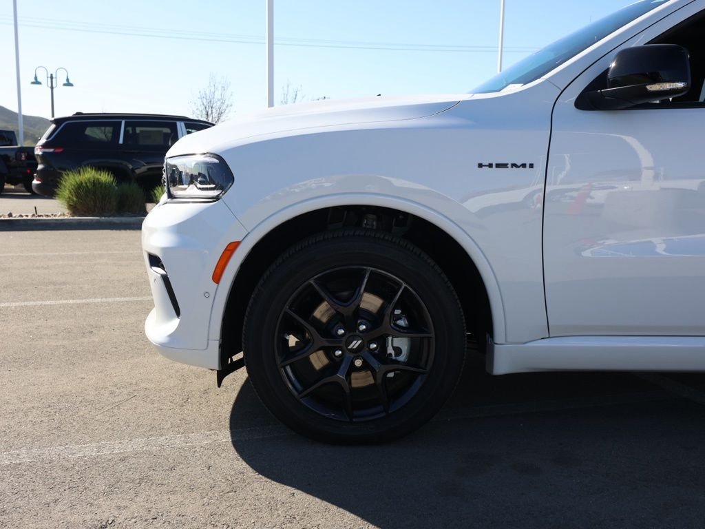 New 2026 White Knuckle Clear-Coat Exterior Paint Dodge GT Premium HEMI V8 image 10