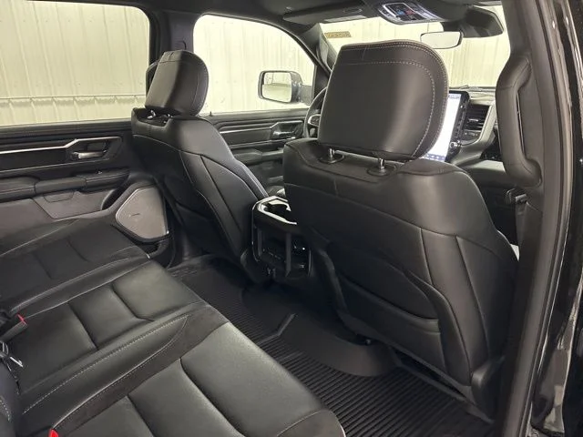 New 2026 Diamond Black Crystal Pearl-Coat Exterior Paint RAM Laramie image 35