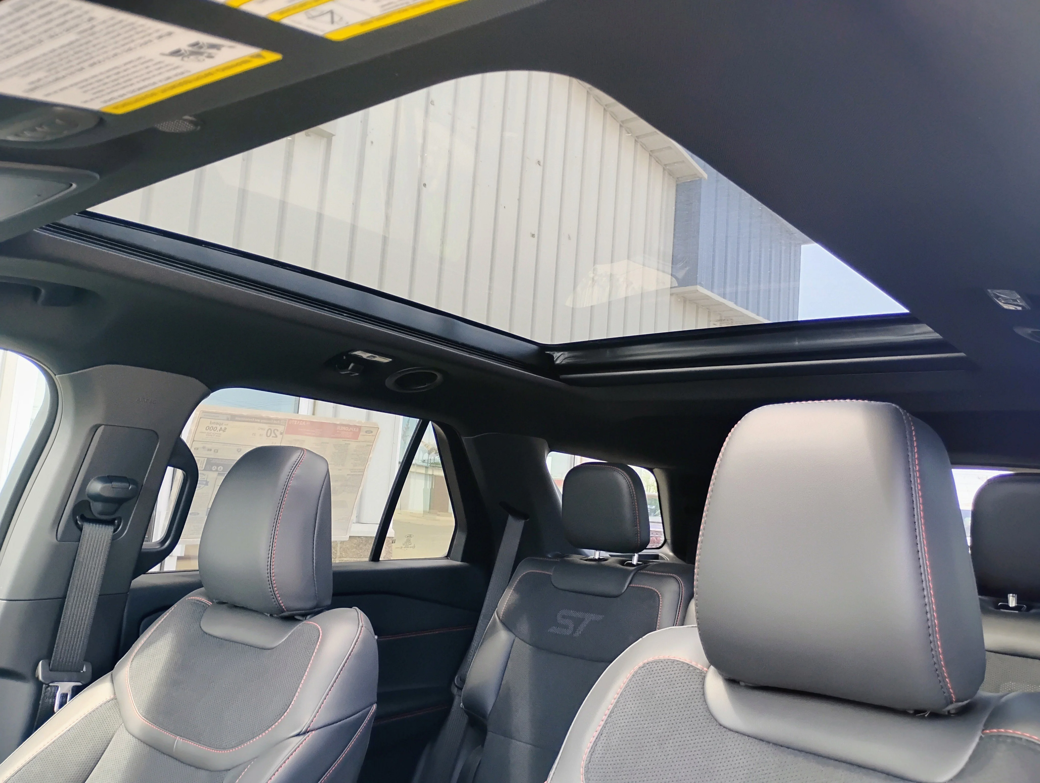 2026 Ford Explorer ST - Photo 18