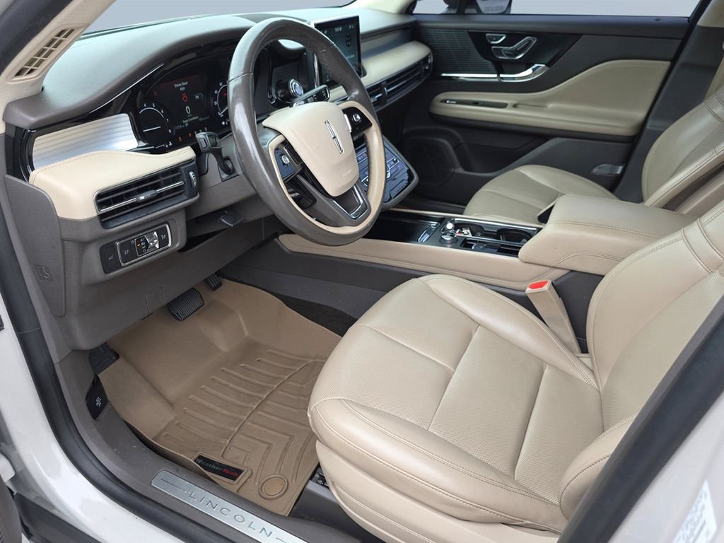 Used 2020 Ceramic White Lincoln Standard image 10