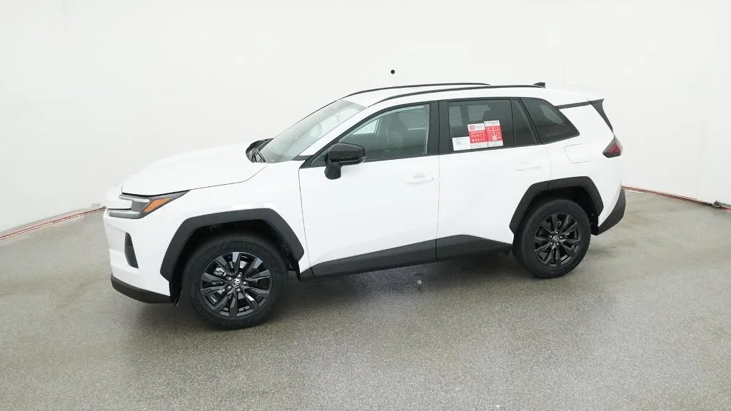 New 2026 Ice Cap Toyota XLE Premium image 5