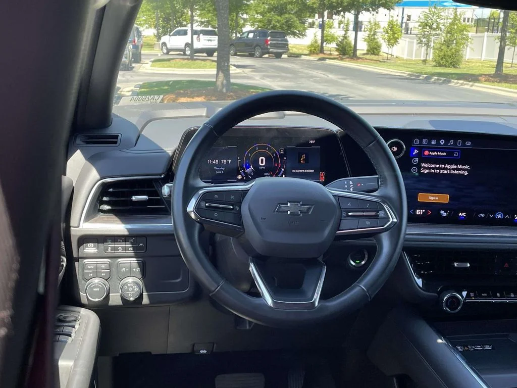 Used 2025 Black Chevrolet Z71 image 18