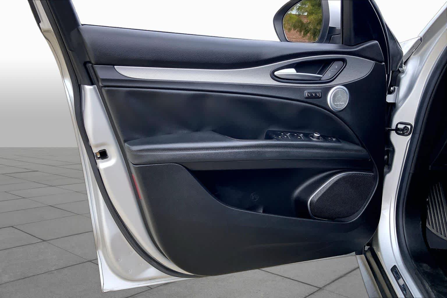Used 2018 SILVER Alfa Romeo Ti Sport image 21