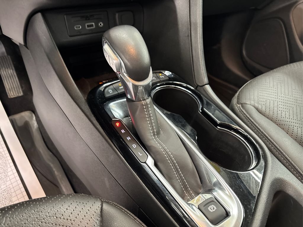 Used 2023 Black Buick Essence image 30