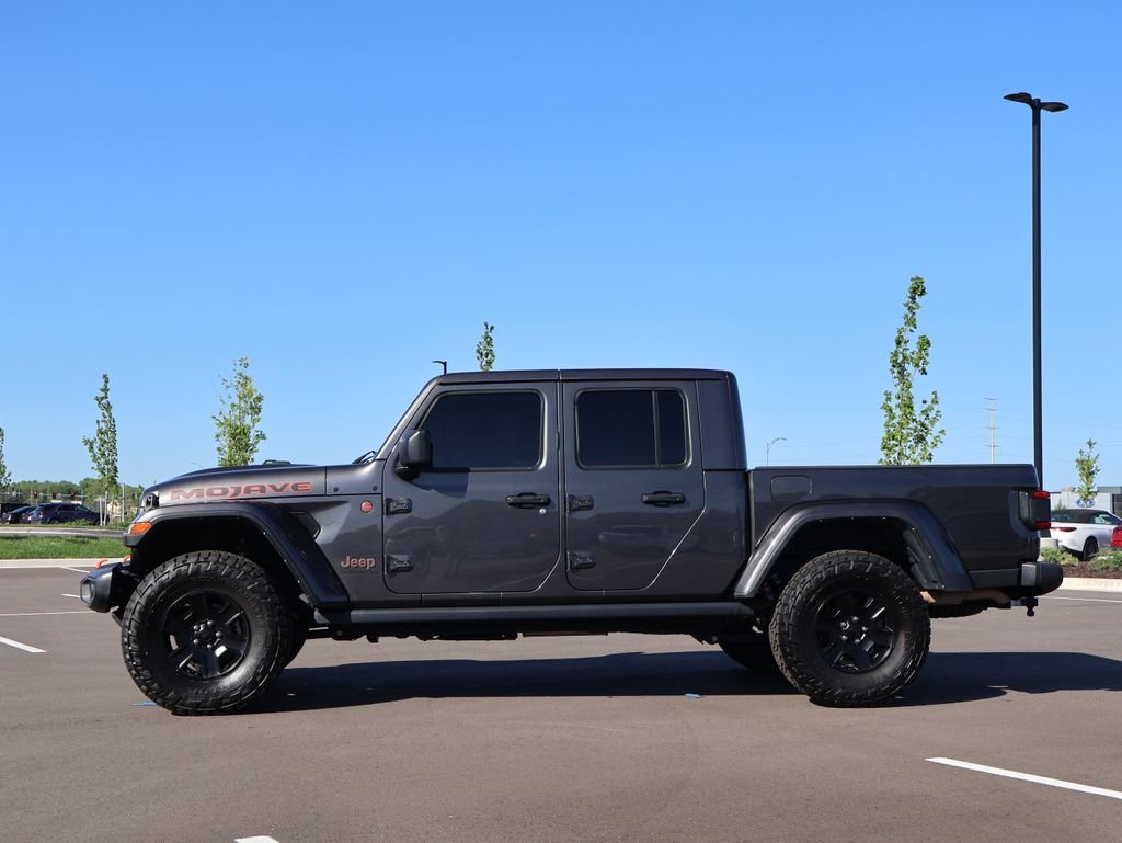 Used 2021 Granite Crystal Metallic Clearcoat Jeep Mojave image 4