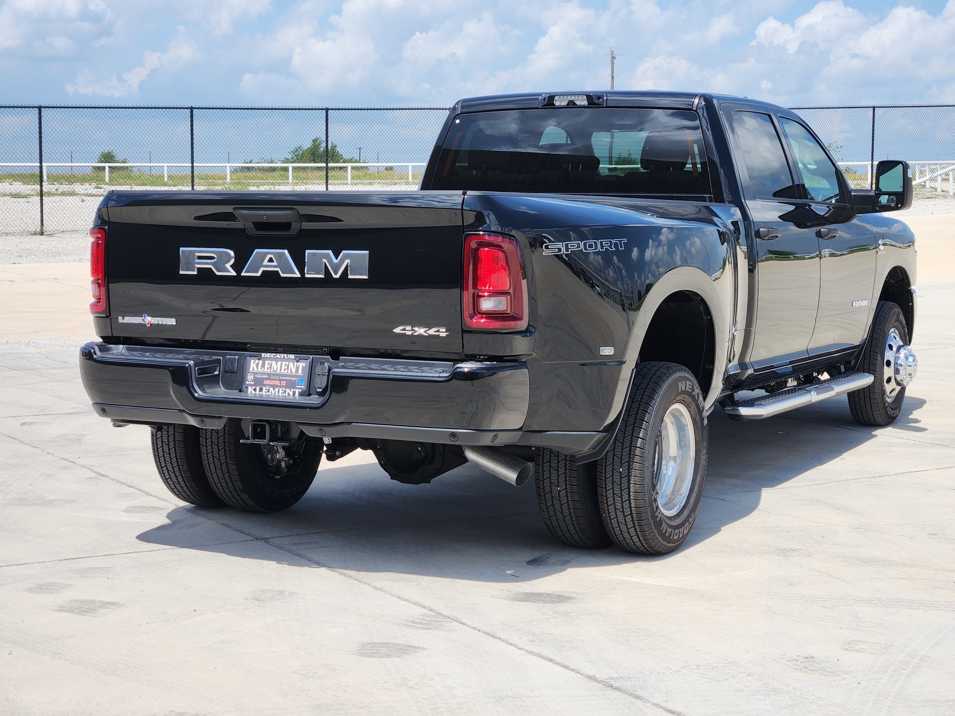 New 2026 Diamond Black Crystal Pearl-Coat Exterior Paint RAM Lone Star image 5
