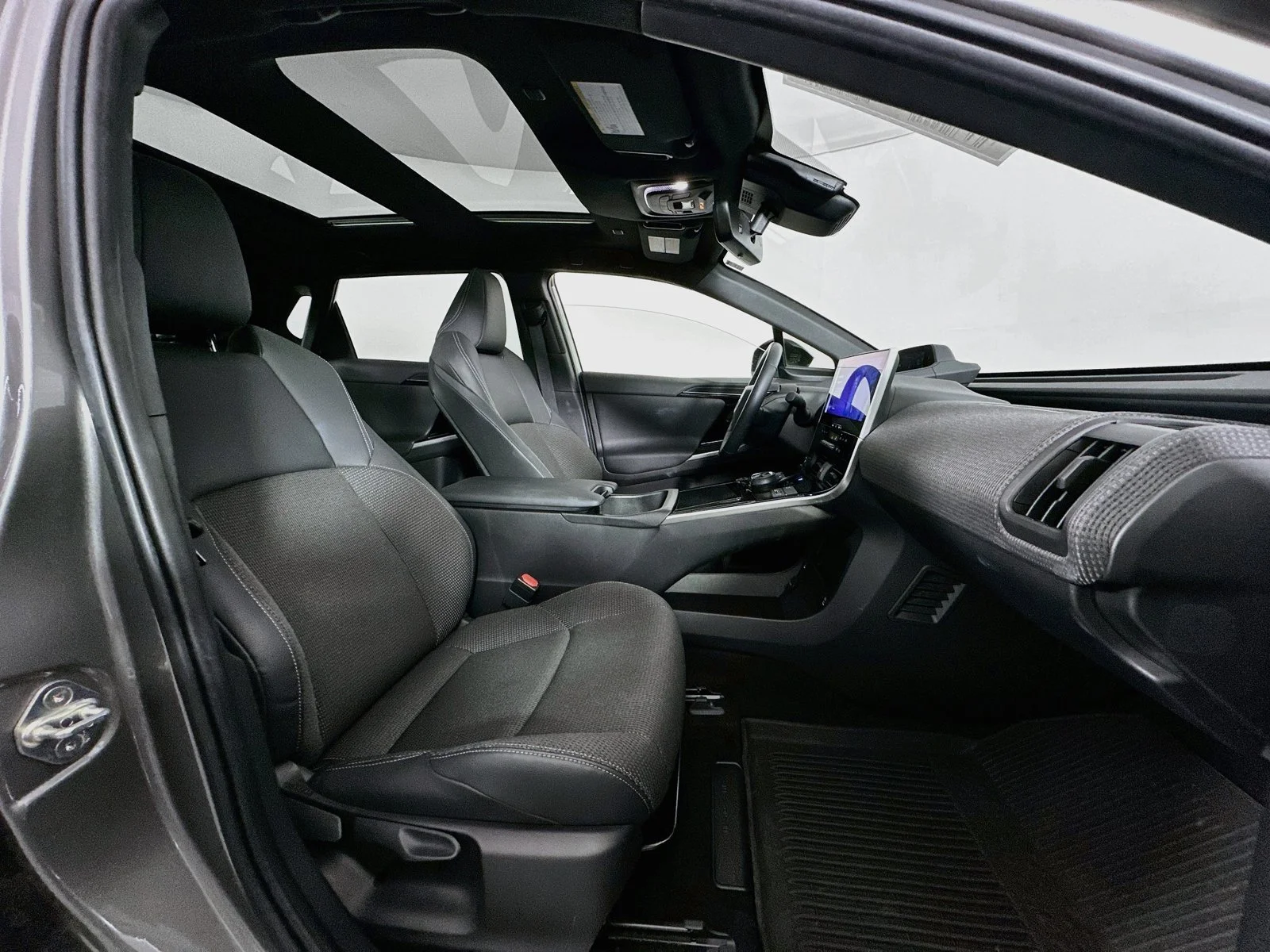 Certified Used 2023  Toyota XLE image 28