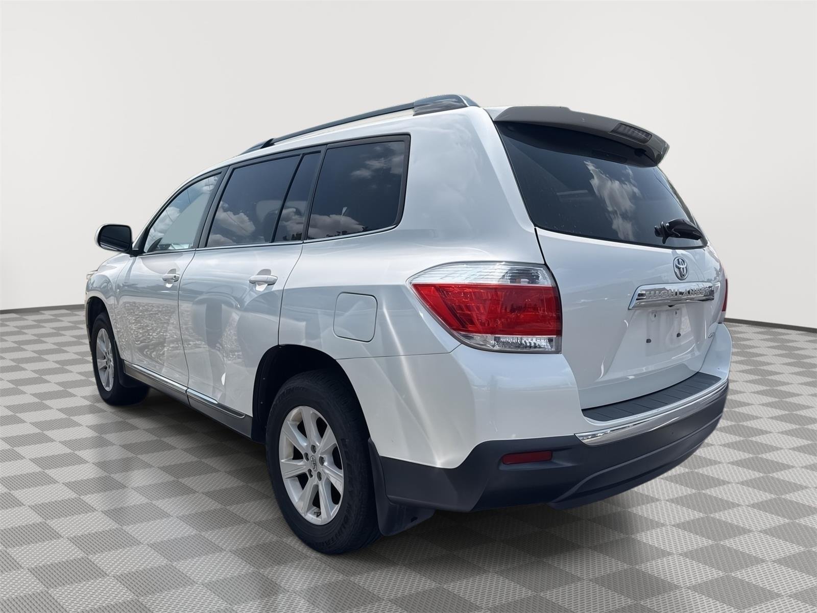 Used 2012 Blizzard Pearl Toyota Base image 5