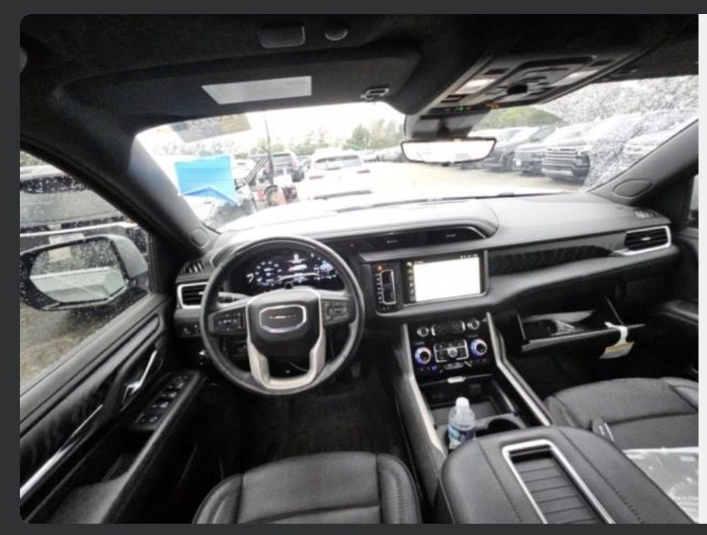 2024 GMC Yukon Denali - Photo 8