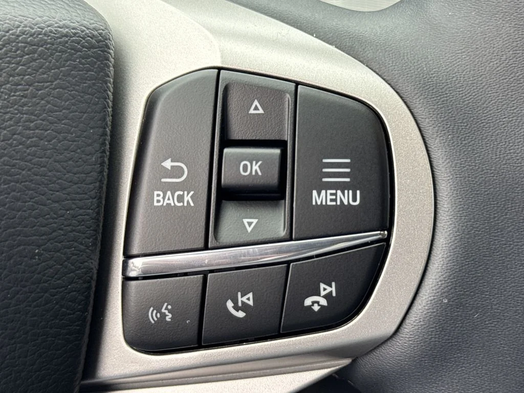 New 2026 Star White Metallic Tri-Coat Ford Active image 26