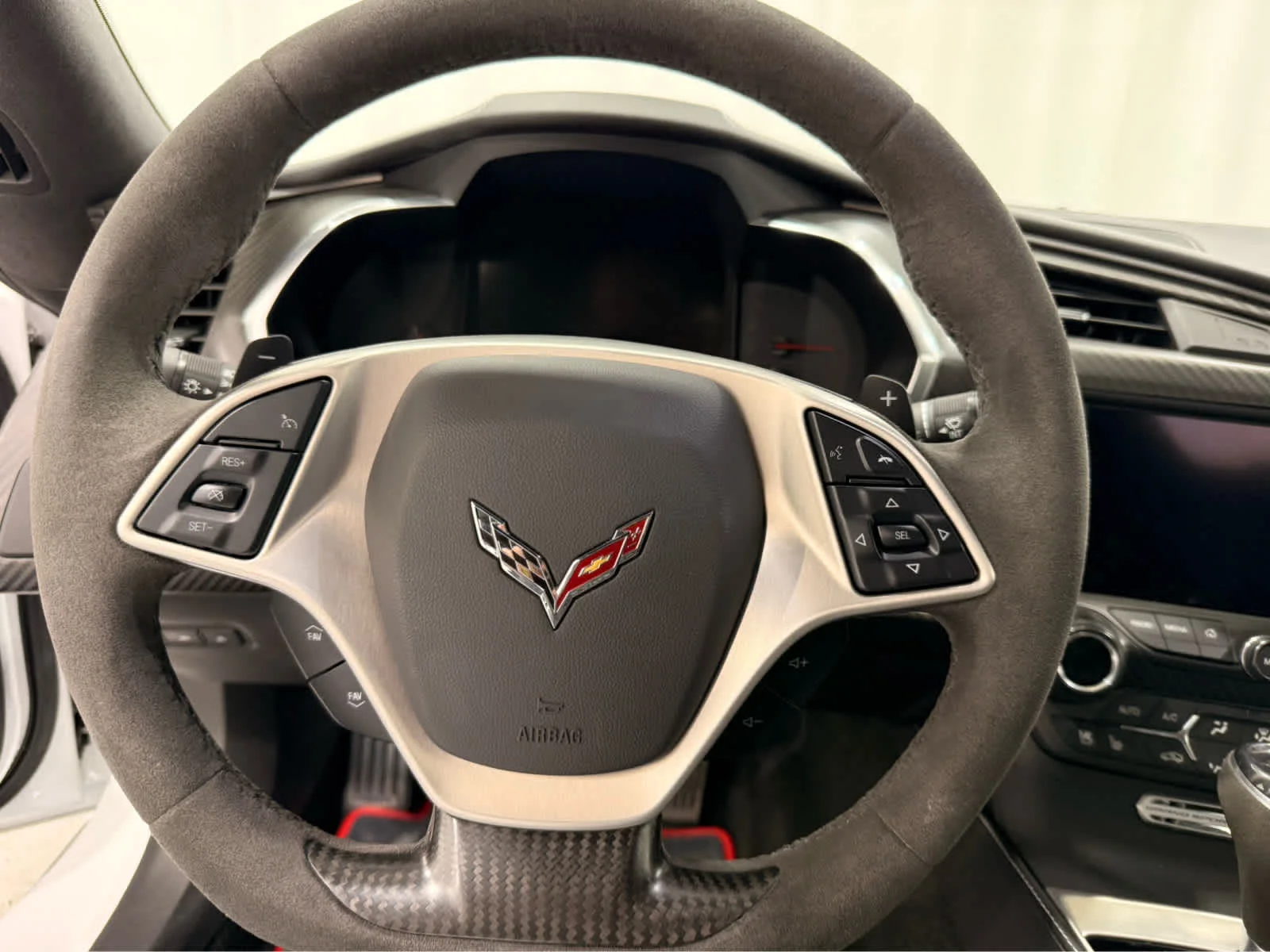 Used 2018 Arctic White Chevrolet Grand Sport 3LT image 12
