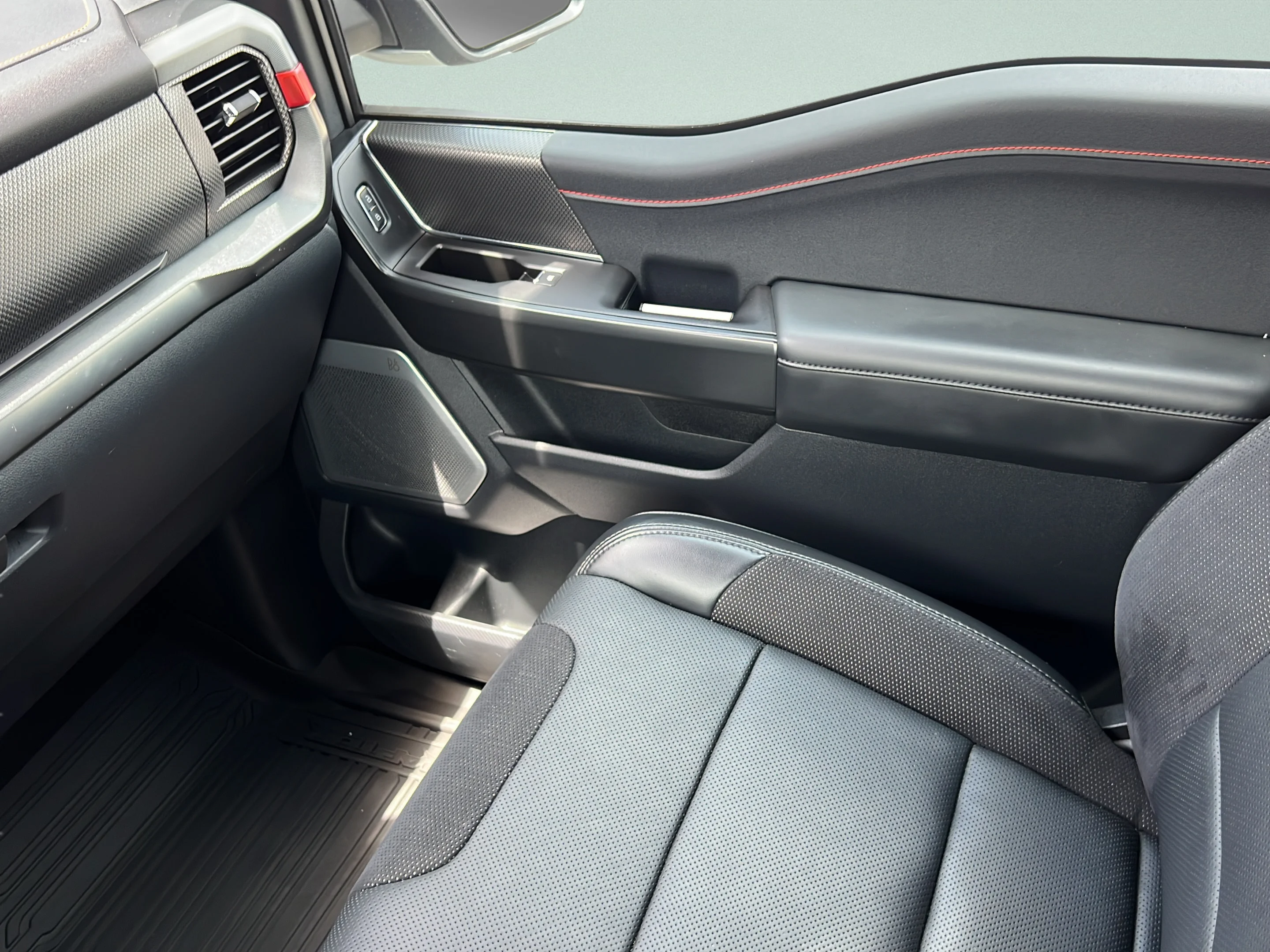 Used 2024 Avalanche Ford Raptor image 13