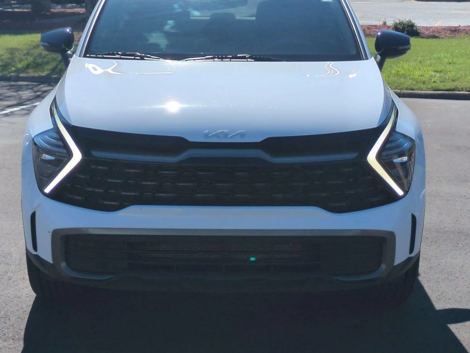 Used 2024 Glacial White Pearl Kia X-Line image 13