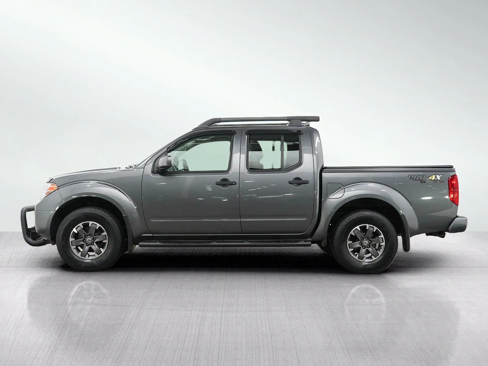 Used 2019 Nissan Frontier PRO-4X with VIN 1N6AD0EV2KN799635 for sale in Wayzata, Minnesota