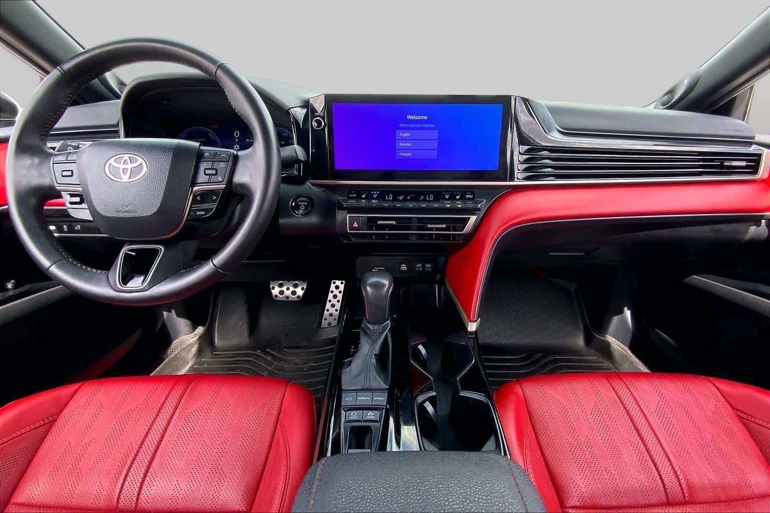Used 2025 Wind Chill Pearl Toyota XSE image 15