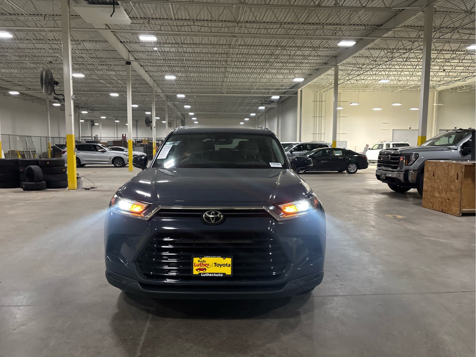 Used 2025 Storm Cloud Toyota Hybrid XLE image 2